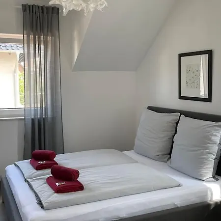 - Nah An Phantasialand, Koeln & Bonn Apartment